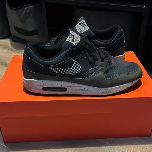 Nike Air Max 1 SE Medium Olive - Picture 1 of 5